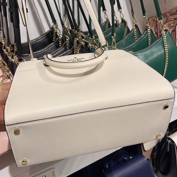 Kate Spade Madison Saffiano Leather Medium Satchel
COLOR:
Meringue 
NWT - Picture 4 of 16